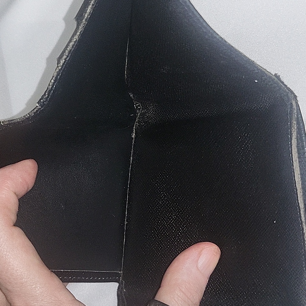 Louis Vuitton Epi Wallet  Tri Fold  (Black) - Picture 7 of 14